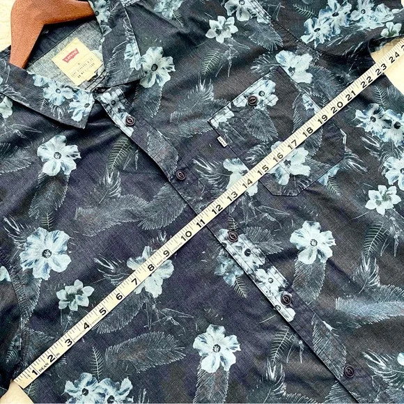 Levi’s Men's Button Down Short Sleeve Shirt Blue Tropical Print Size XL - Picture 8 of 11